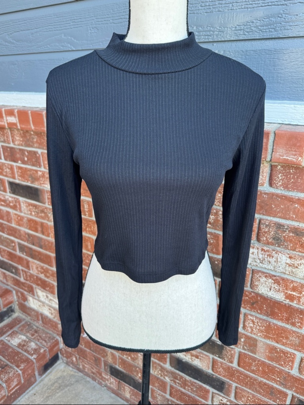 Altar'd State Black Ribbed Mock Neck Long Sleeve Crop Top Small Clean Girl Yoga